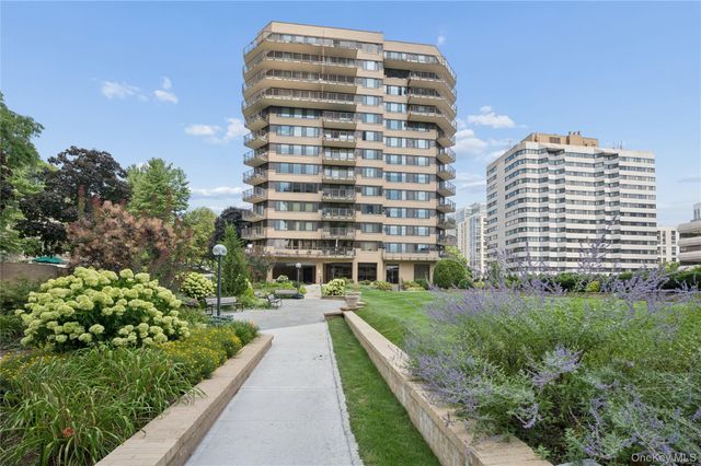 25 Rockledge Avenue PH11, White Plains, NY 10601