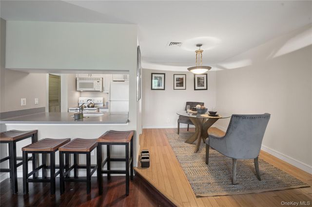 25 Rockledge Avenue PH11, White Plains, NY 10601