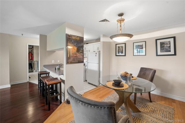 25 Rockledge Avenue PH11, White Plains, NY 10601