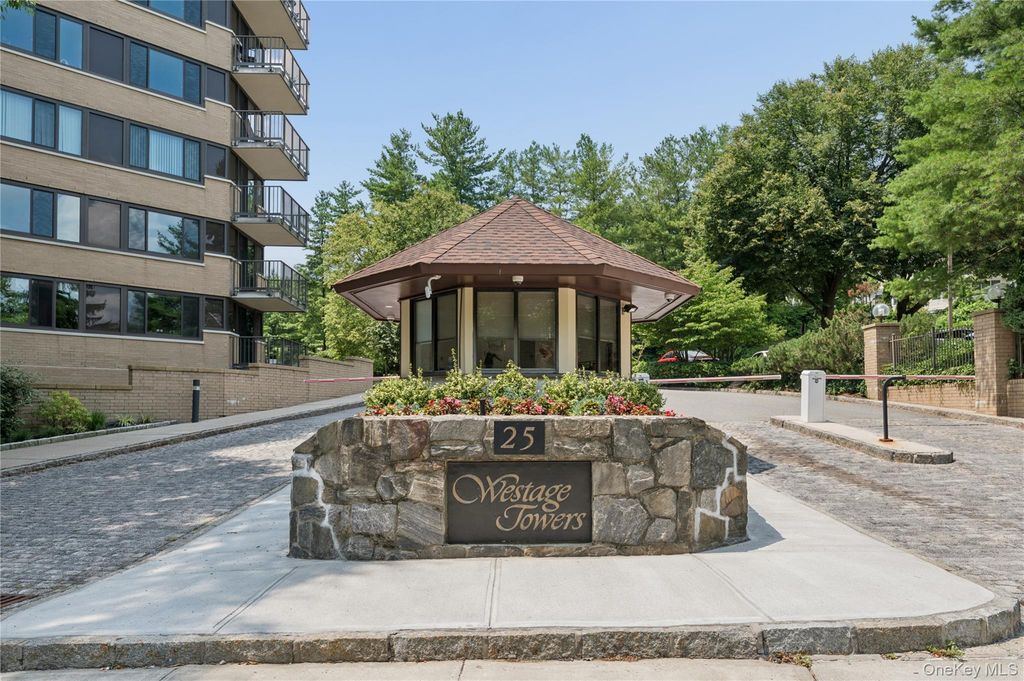 25 Rockledge Avenue PH11, White Plains, NY 10601