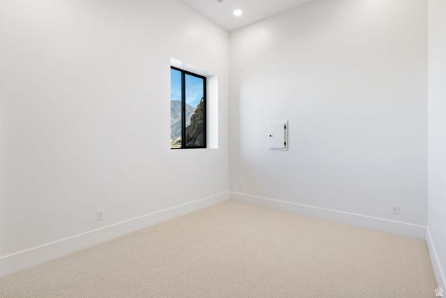 863 N EMERY LN, Elk Ridge, UT 84651