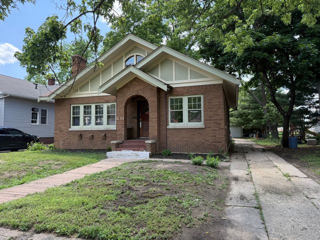1911 S 4th Street, Rockford, IL 61104