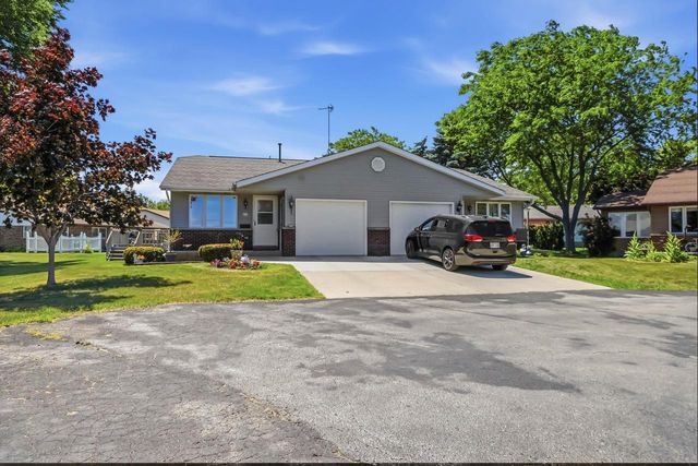 410 N 12th STREET, Oostburg, WI 53070