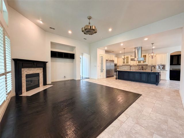 715 Simmons Road, Double Oak, TX 75077
