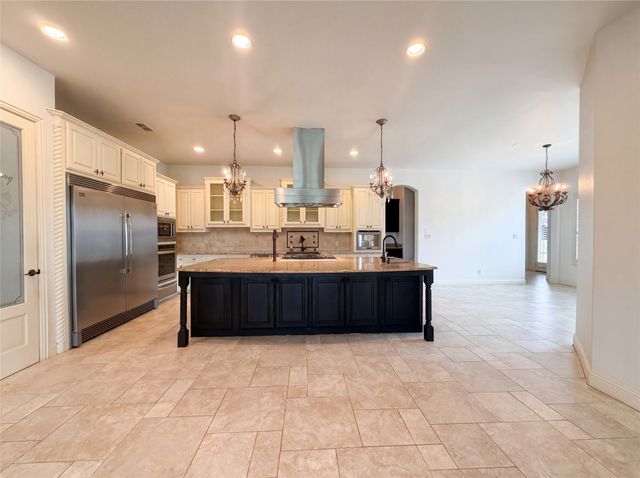 715 Simmons Road, Double Oak, TX 75077