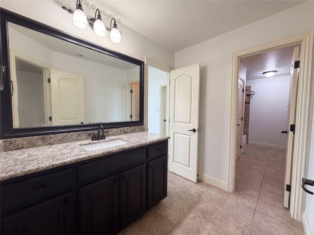 715 Simmons Road, Double Oak, TX 75077