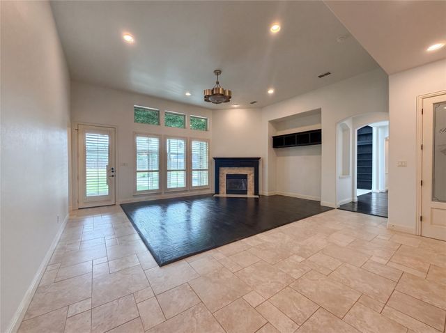 715 Simmons Road, Double Oak, TX 75077