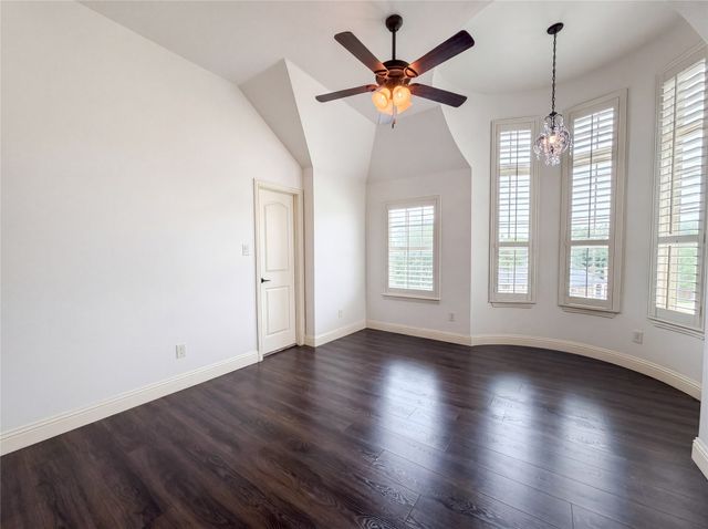 715 Simmons Road, Double Oak, TX 75077