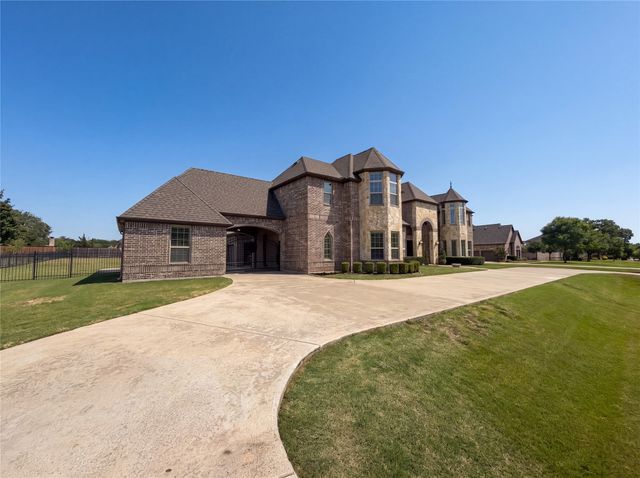 715 Simmons Road, Double Oak, TX 75077
