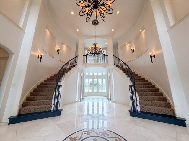 715 Simmons Road, Double Oak, TX 75077