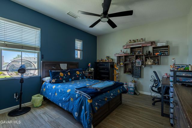 6550 Bicknell Court, Palmdale, CA 93552