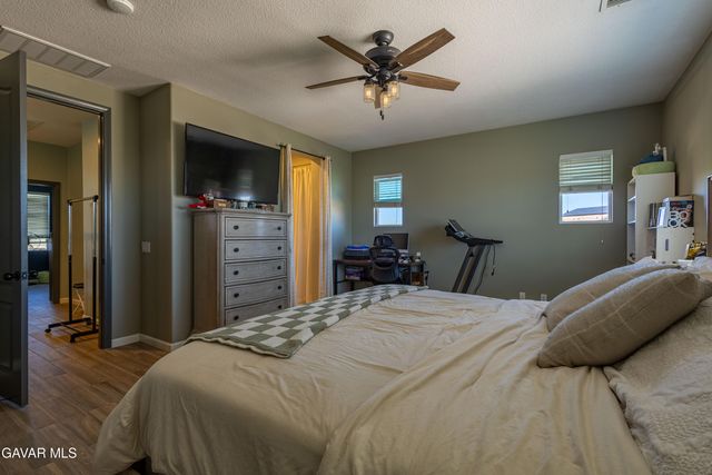 6550 Bicknell Court, Palmdale, CA 93552