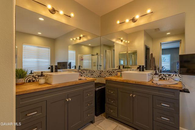 6550 Bicknell Court, Palmdale, CA 93552