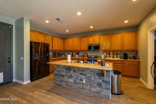 6550 Bicknell Court, Palmdale, CA 93552