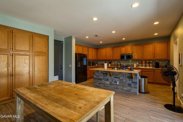 6550 Bicknell Court, Palmdale, CA 93552