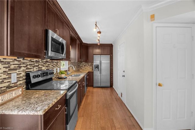 2501 White Fence Way, High Point, NC 27265