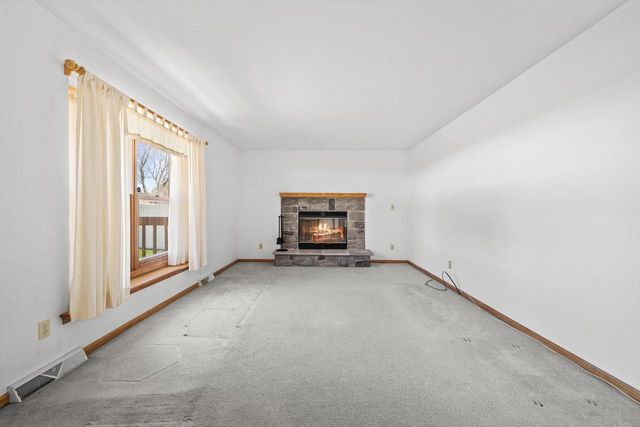 716 Appaloosa TRAIL, Racine, WI 53402
