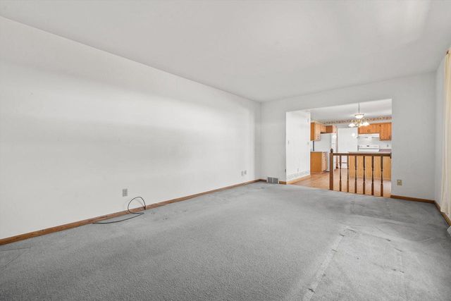 716 Appaloosa TRAIL, Racine, WI 53402