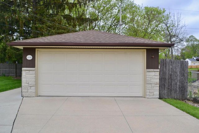 7812 47th AVENUE, Kenosha, WI 53142