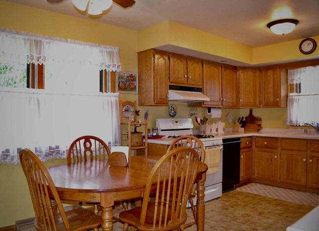 7812 47th AVENUE, Kenosha, WI 53142