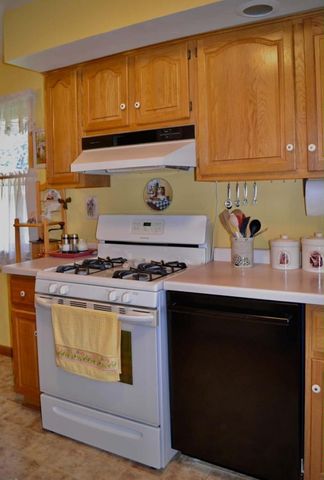 7812 47th AVENUE, Kenosha, WI 53142
