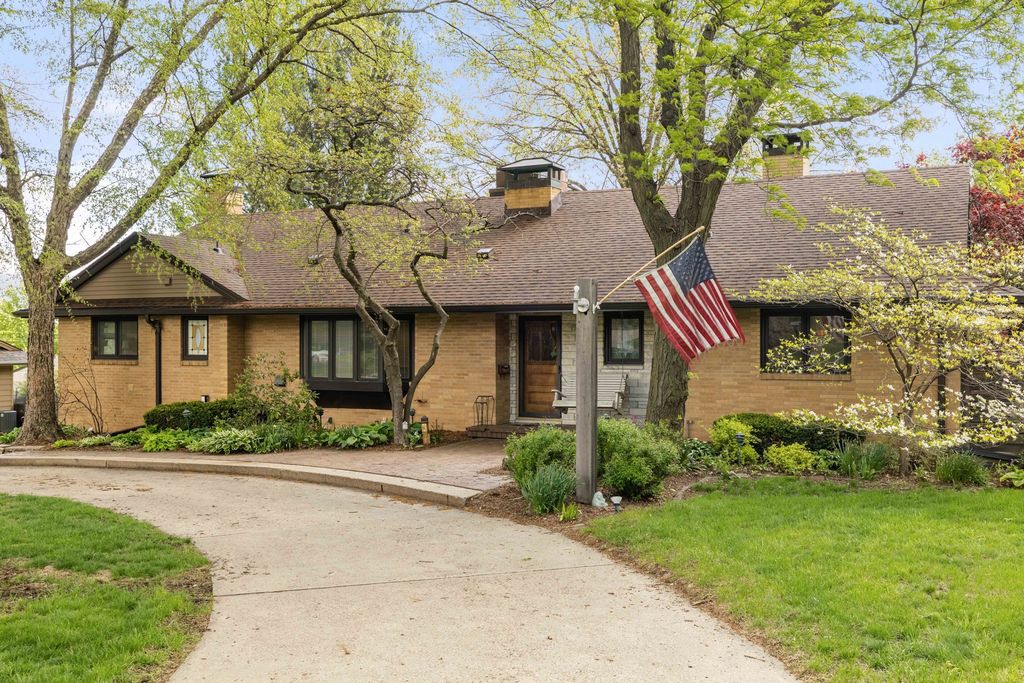 1125 18th Street, West Des Moines, IA 50265