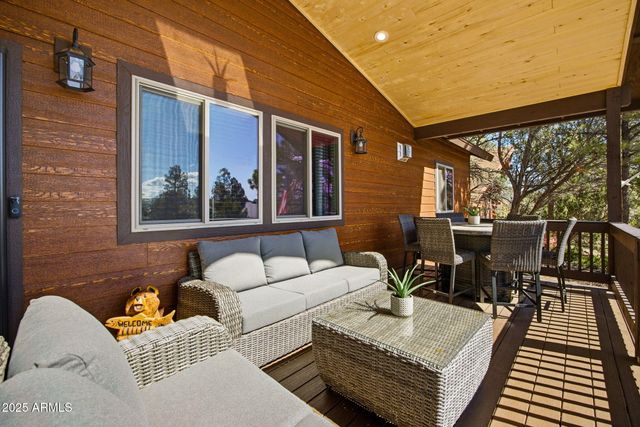 2234 FAIRWAY Drive, Overgaard, AZ 85933