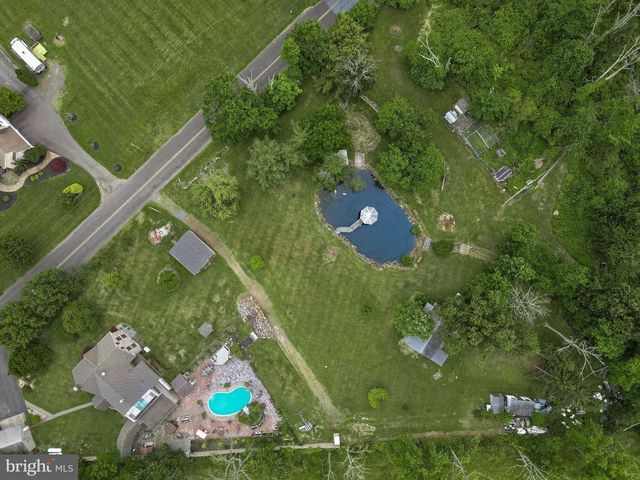 2485 HIETER RD, Quakertown, PA 18951