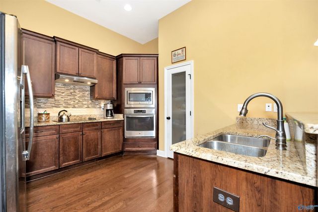 1013 Cresent Falls, Huntsville, AL 35806