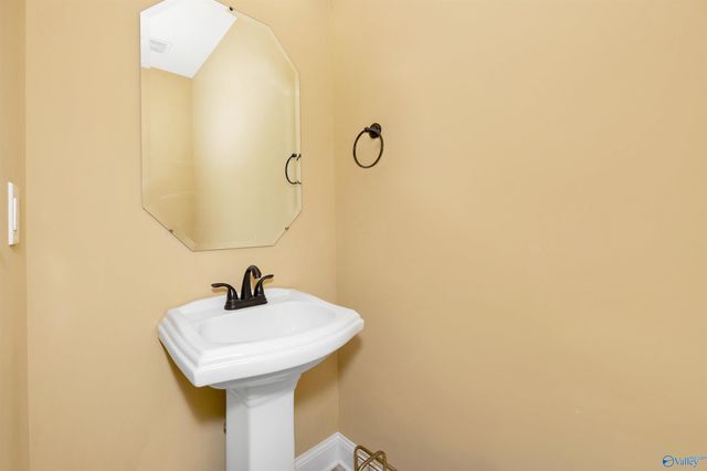 1013 Cresent Falls, Huntsville, AL 35806