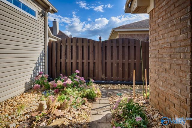 1013 Cresent Falls, Huntsville, AL 35806