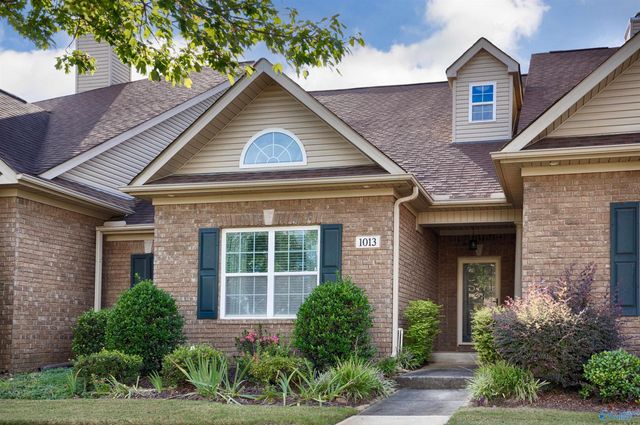 1013 Cresent Falls, Huntsville, AL 35806