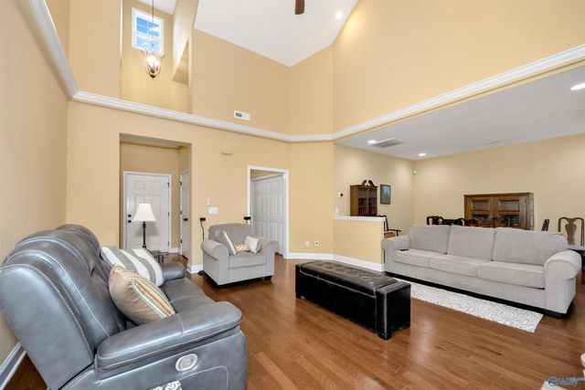 1013 Cresent Falls, Huntsville, AL 35806