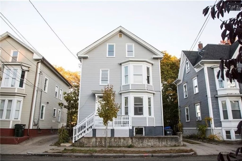 87 Oakland Avenue, Providence, RI 02908