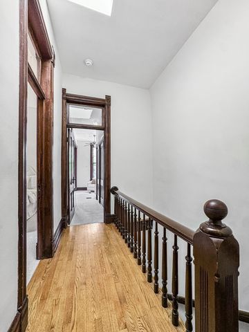 208 W St Paul Avenue, Chicago, IL 60614