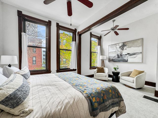 208 W St Paul Avenue, Chicago, IL 60614