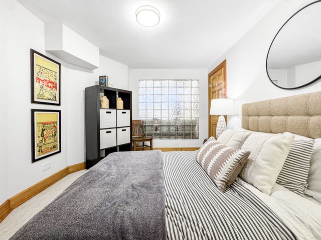 208 W St Paul Avenue, Chicago, IL 60614