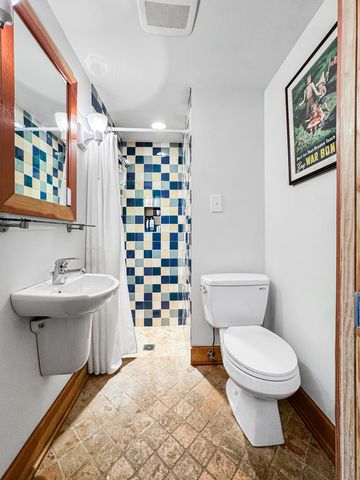 208 W St Paul Avenue, Chicago, IL 60614