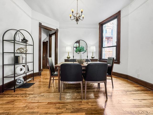 208 W St Paul Avenue, Chicago, IL 60614