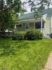 296 Sanderson Avenue, Campbell, OH 44405