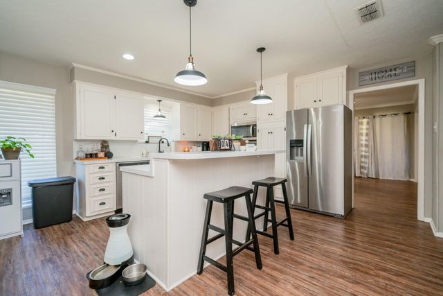 317 E Robinwood, White Oak, TX 75693