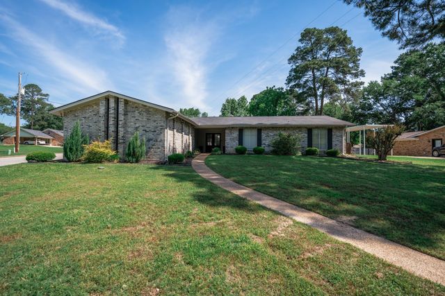 317 E Robinwood, White Oak, TX 75693