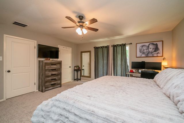 317 E Robinwood, White Oak, TX 75693