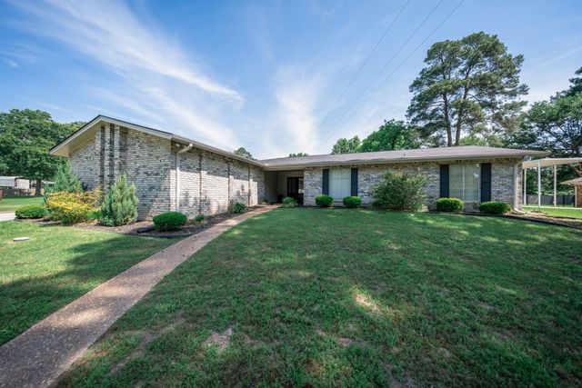 317 E Robinwood, White Oak, TX 75693