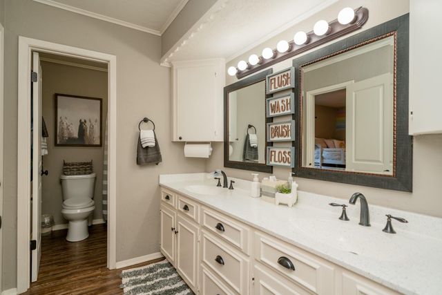 317 E Robinwood, White Oak, TX 75693