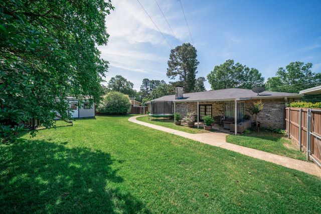 317 E Robinwood, White Oak, TX 75693