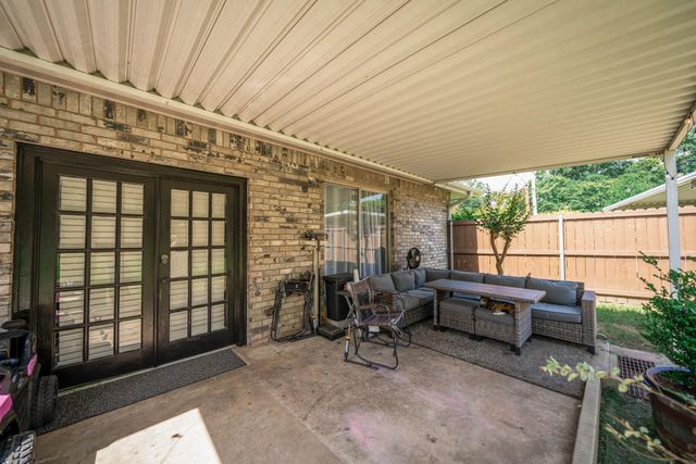 317 E Robinwood, White Oak, TX 75693