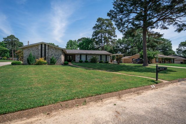 317 E Robinwood, White Oak, TX 75693
