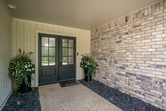 317 E Robinwood, White Oak, TX 75693
