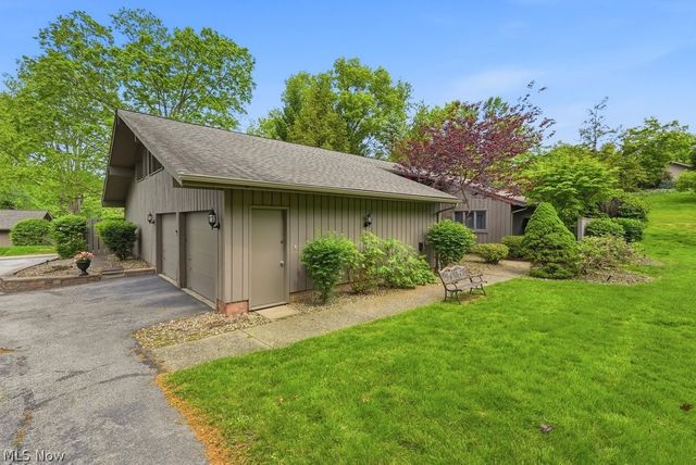420-9 Chandler Drive, Aurora, OH 44202